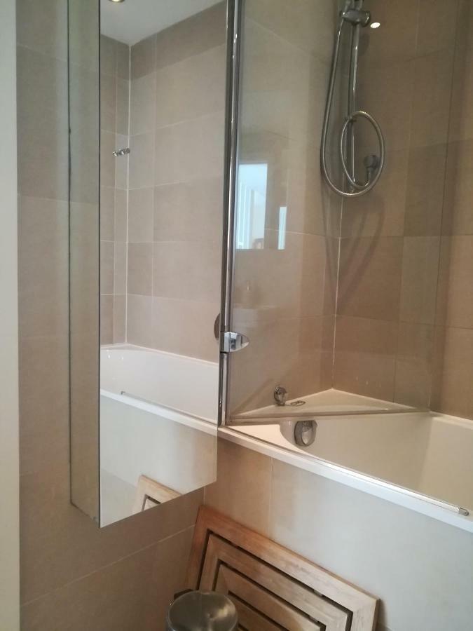 Panoramic Sea Views, Sleeps 4, Torquay Appartement Buitenkant foto